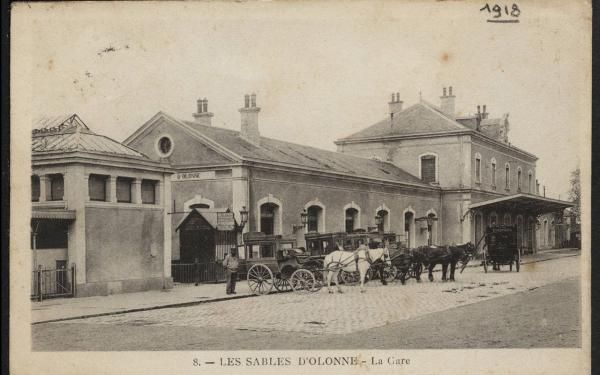 Arrivée du Train aux Sables d'Olonne - archives municipales